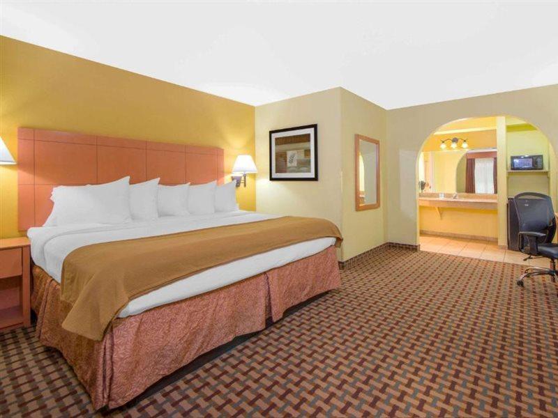 Days Inn By Wyndham Lubbock South Esterno foto