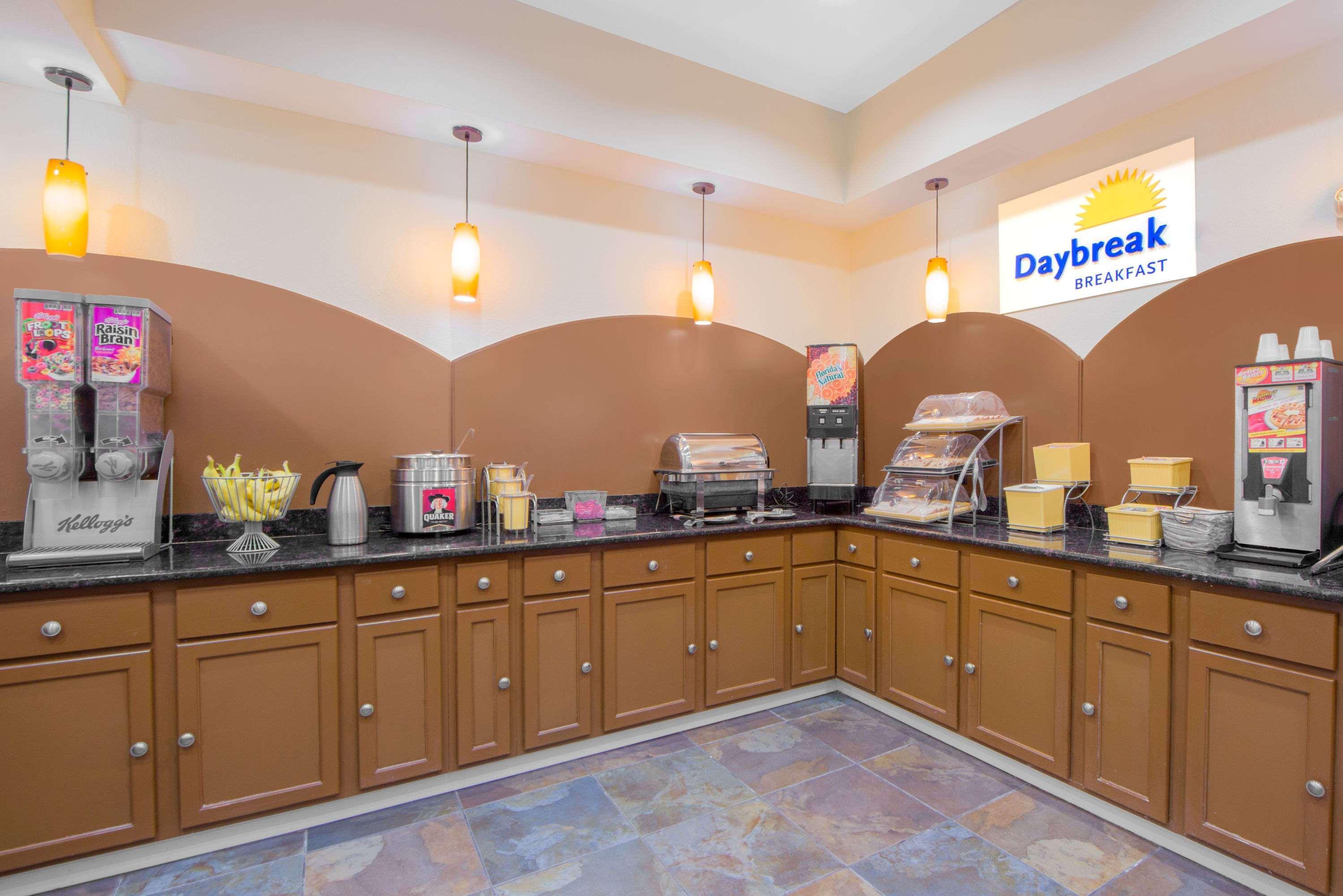 Days Inn By Wyndham Lubbock South Esterno foto