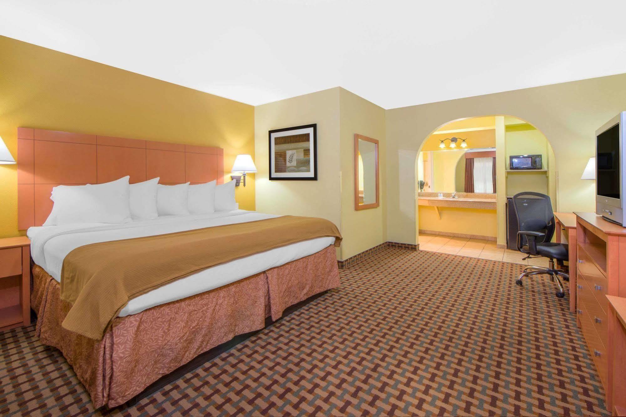 Days Inn By Wyndham Lubbock South Esterno foto